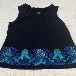 Croft & Barrow Black Top with Blue and Green Embroidery size xl
